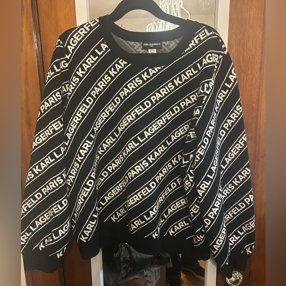 Like new Karl Lagerfeld Monochrome Logo Sweater